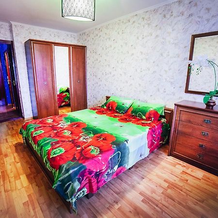2-Bedroom On Mykolaychuka Street Vinnytsja Buitenkant foto