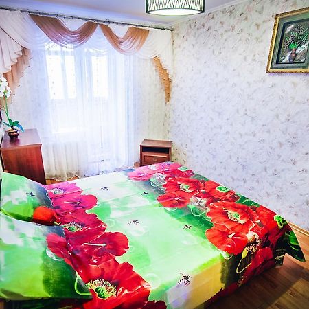 2-Bedroom On Mykolaychuka Street Vinnytsja Buitenkant foto